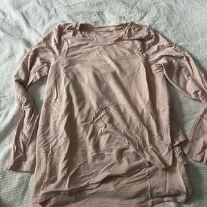 A pea in the pod nursing top